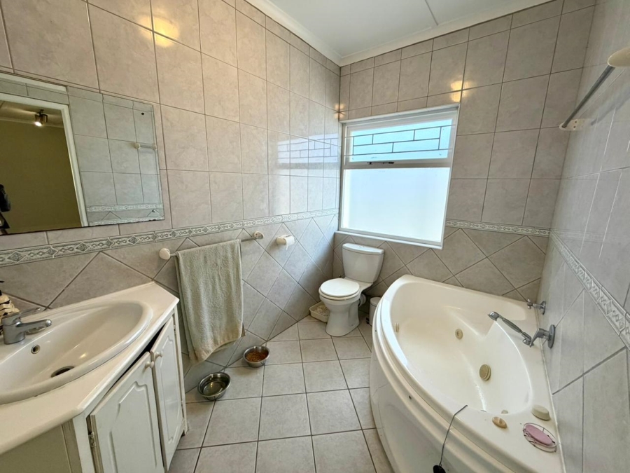 3 Bedroom Property for Sale in Costa Sarda Western Cape